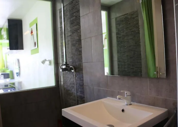 6, Port Nature 1 Au Village Naturiste Agde